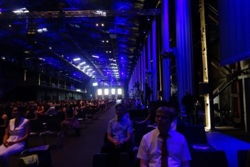 Sitze mit Abstand ind er wunderbaren Halle Abi 2020