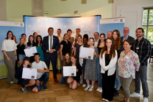 Gruppenfoto_mit Organisatoren_Lehrkraeften